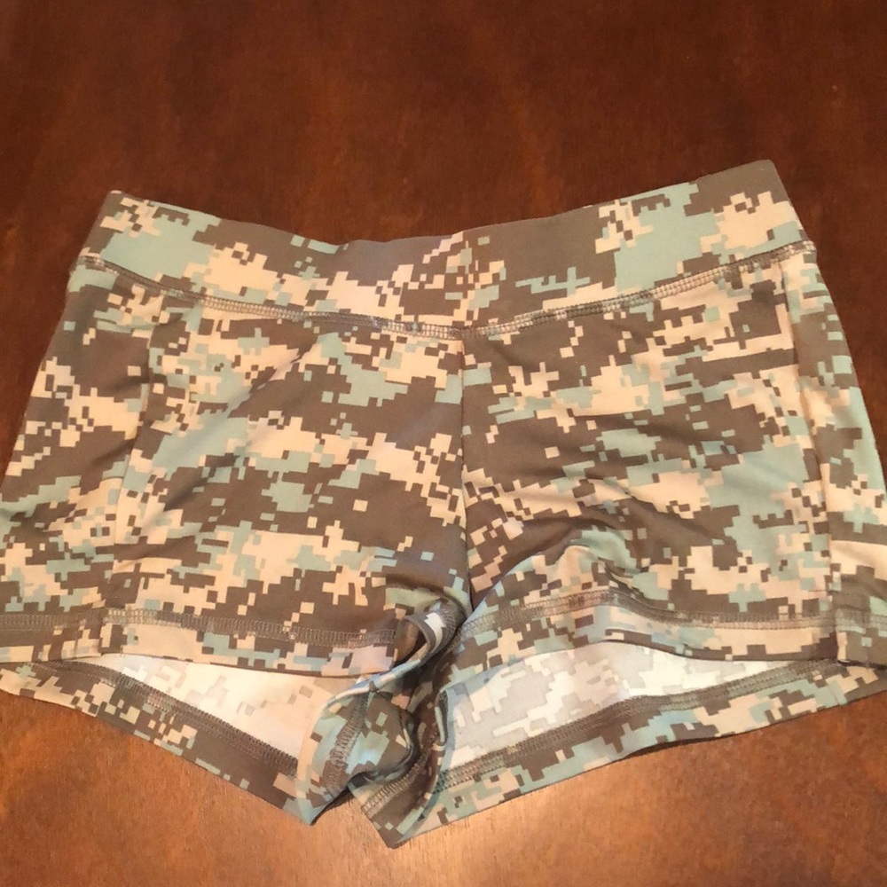 Camo hooters shorts